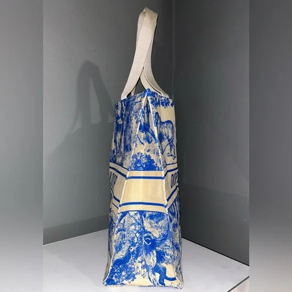 Christian Dior GWP Blue Dioriviera Straw Tote Bag - Picture 8 of 11